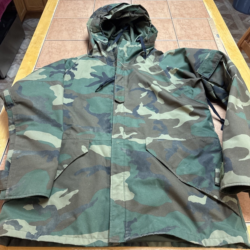 US Military Cold Weather Parka Green Camouflage 8415-01-228-1316 Size Medium Reg